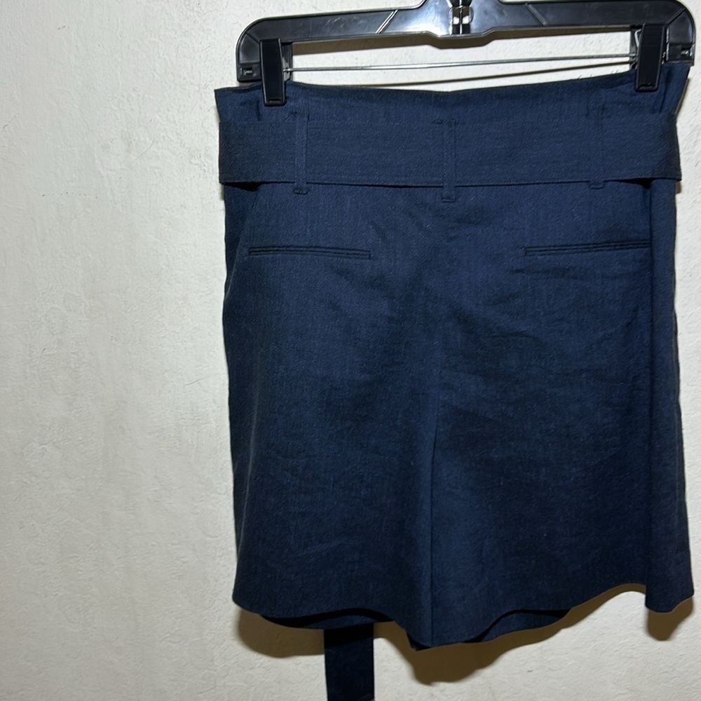 Elie Tahari Genna High Waisted Navy Belted Shorts Size 10 NWT - Picture 4 of 8